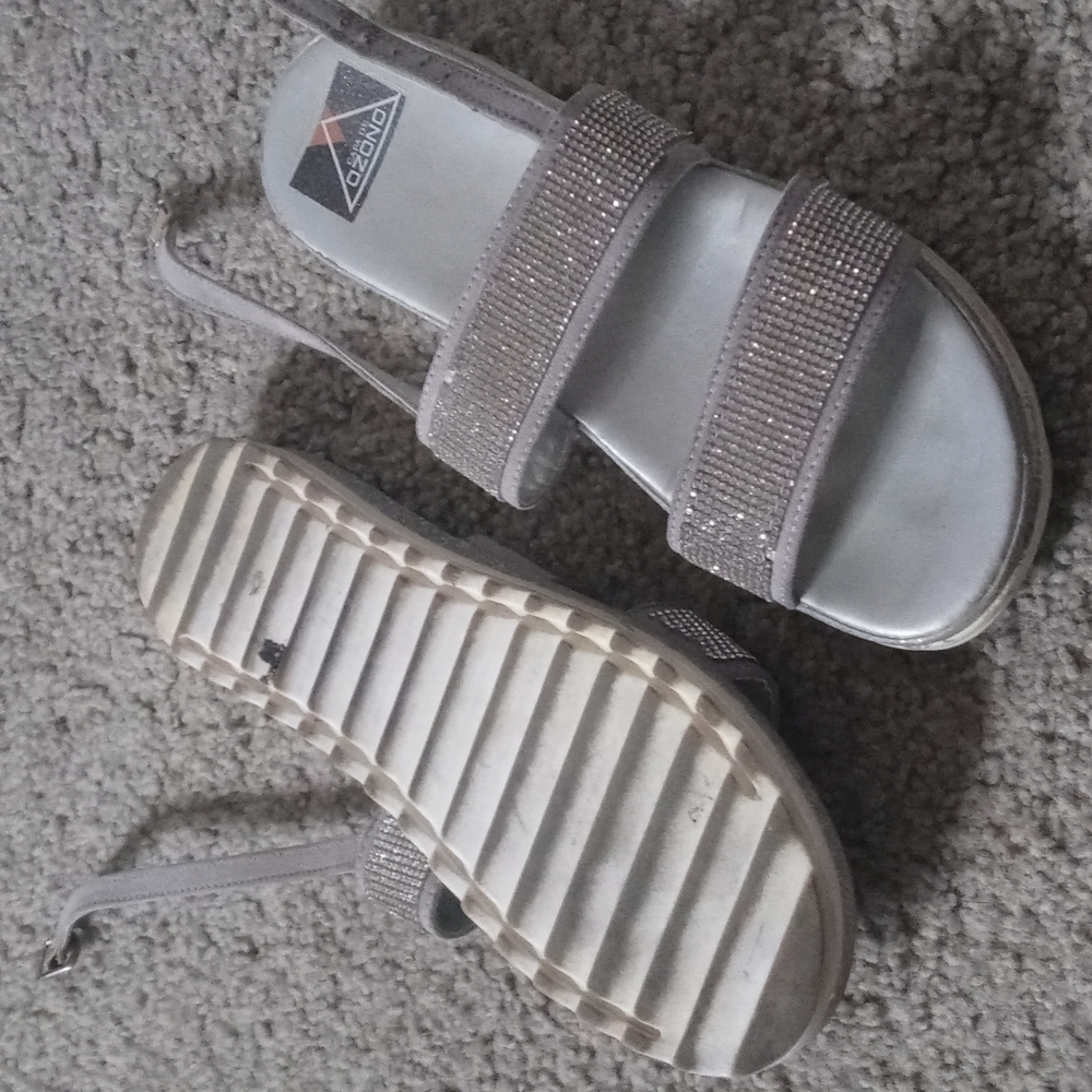 Sandals - Picture 3 of 4